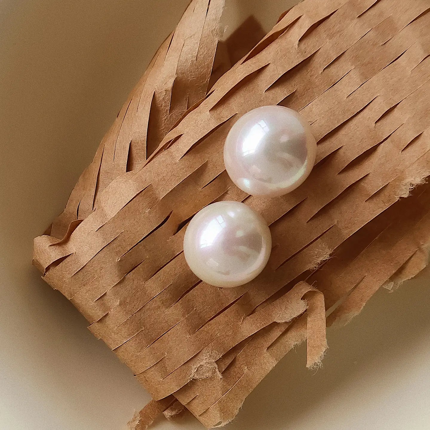 Amrea Pearl Earrings