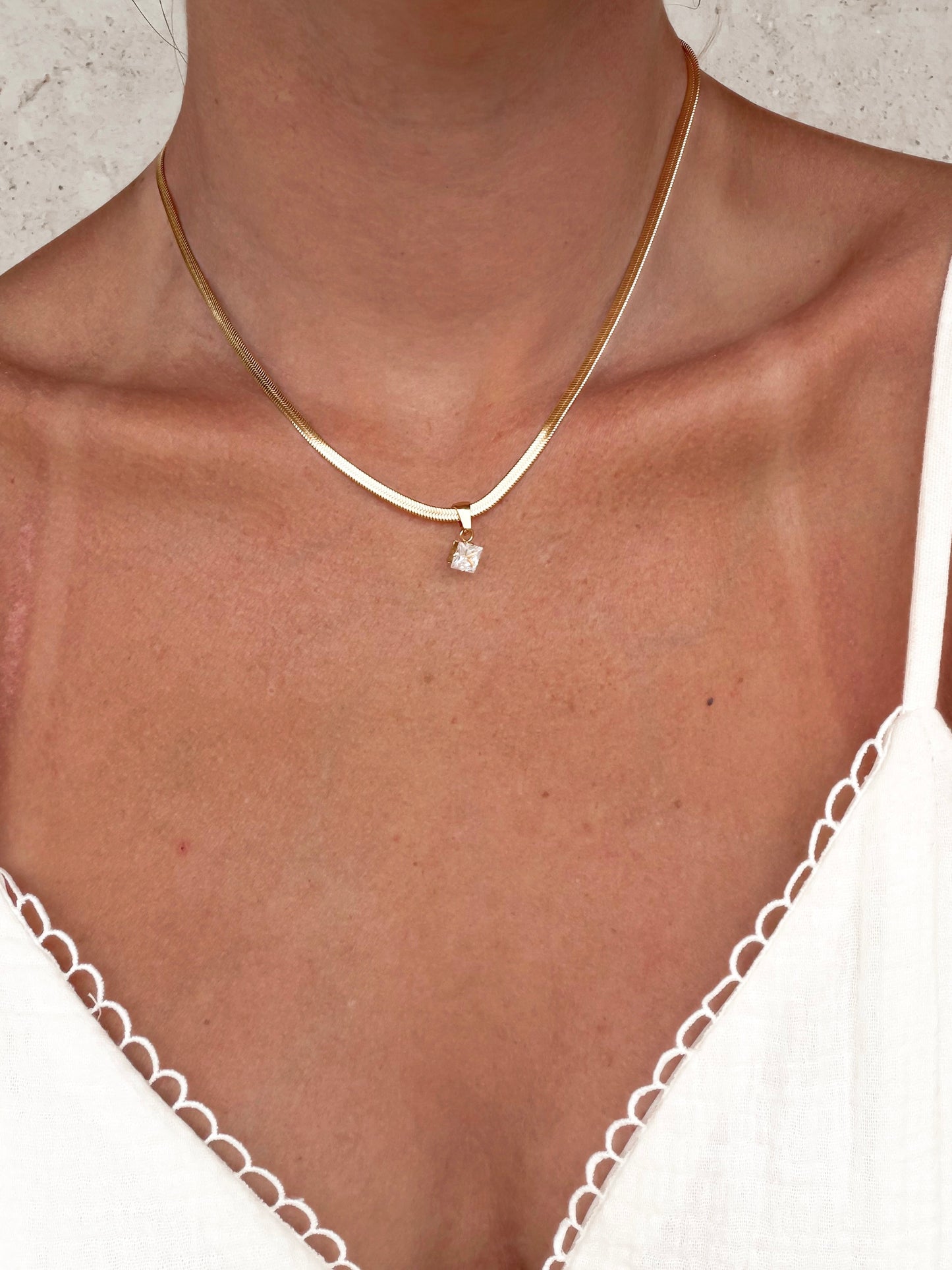 Blanc Necklace