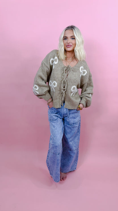 bow lane sweater