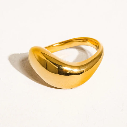 Erin 18K Non-Tarnish Classic Wavy Band